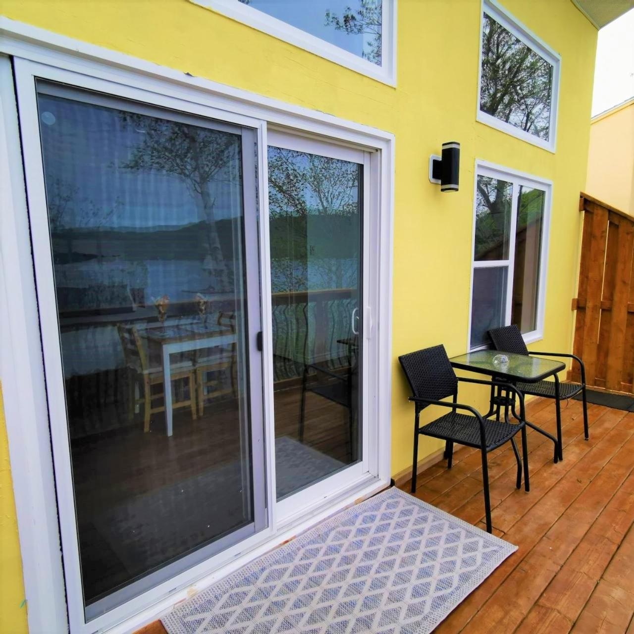 Knotty Pine Ocean Front Suite - Adults Only Ingonish Oda fotoğraf